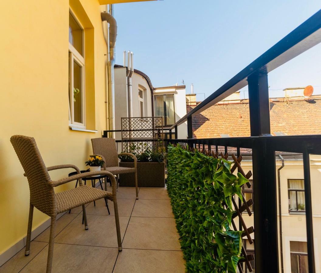 Ines Apartment Prag Exteriör bild
