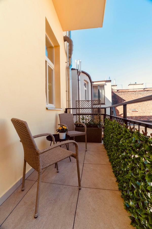 Ines Apartment Prag Exteriör bild